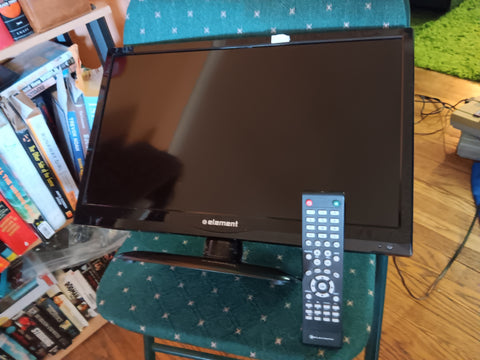 19-inch Element LED TV with Original Remote Tested Working ELEFW195