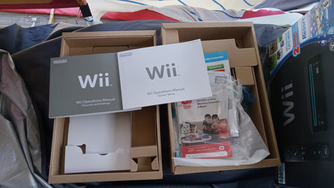 BOX ONLY + MANUALS Nintendo Wii System Sports Resort Console Packaging Only
