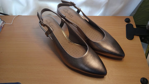 Clarks Linvale Loop Pump Womens 9M Leather Slingback Heels Pewter Gray