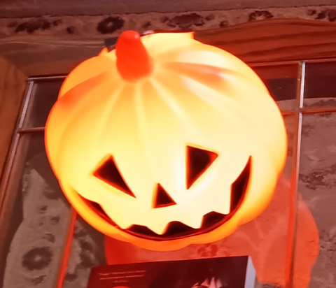 👻 Halloween 8" Lit Pumpkin Jack-O-Lantern Decorative Indoor Prop Orange