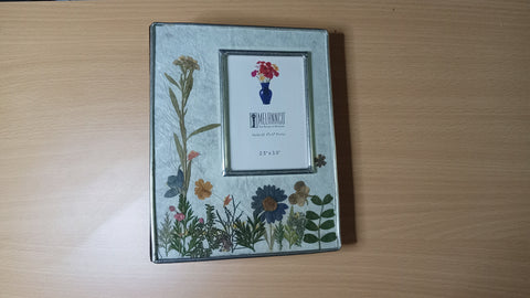 Melannco Flowers 60 Photo Frame Album 4x6 Glass Front Framed Wildflowers