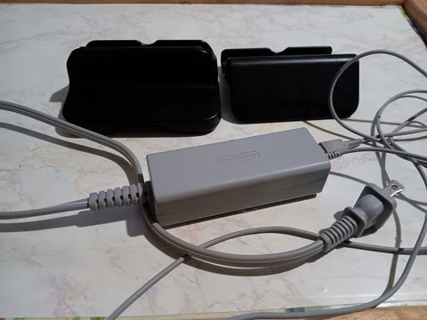Nintendo Wii-U Bundle Gamepad Charger w Dock + System Stand Tested OEM AC Adapter Cable