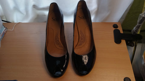 SOFFT Black Patent Leather Peep toe Women’s Shoes Size 9M