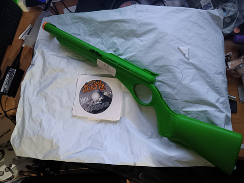 Wii BUNDLE Activision Gun Controller + Cabela's Dangerous Hunts 2010 Nintendo Wii