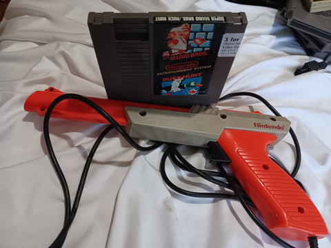 Zapper Light Gun NES + Super Mario Duck Hunt Tested Original Nintendo Video Game